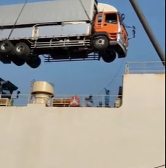 Crane Operator is Getting Fired after This Disaster