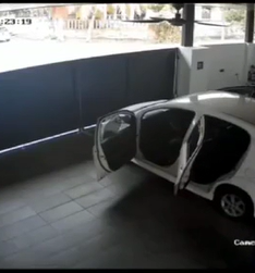 Full Video Thugs Rob House but Father and Son Fight Back